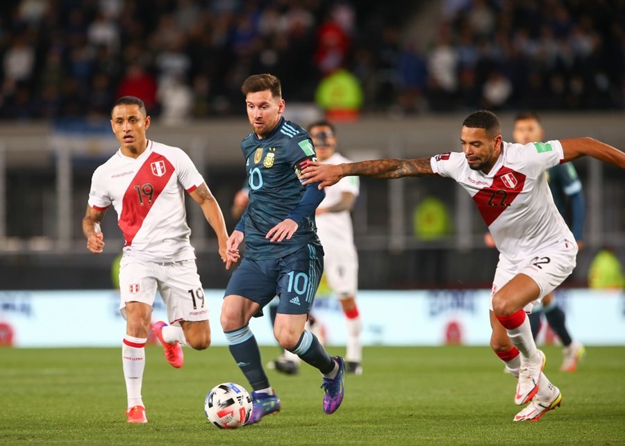 Highlight trận đấu Argentina vs Peru ngày 15/10 | Xem lại trận đấu
