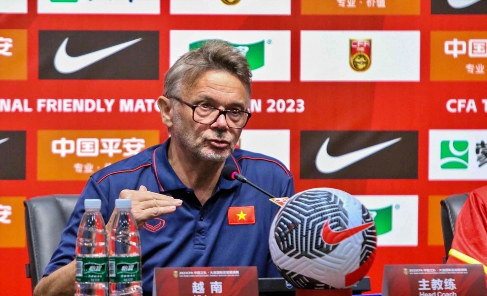 HLV Troussier: ‘Tôi thực sự rất thất vọng về kết quả trận đấu này’