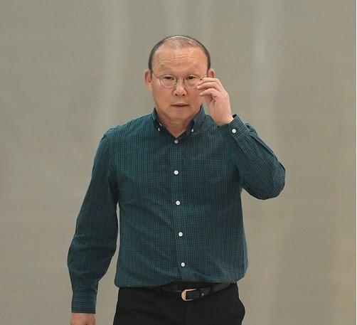 he-lo-hlv-park-mau-thuan-voi-cuu-chu-tich-fifa-nen-khong-the-dan-dt-han-quoc