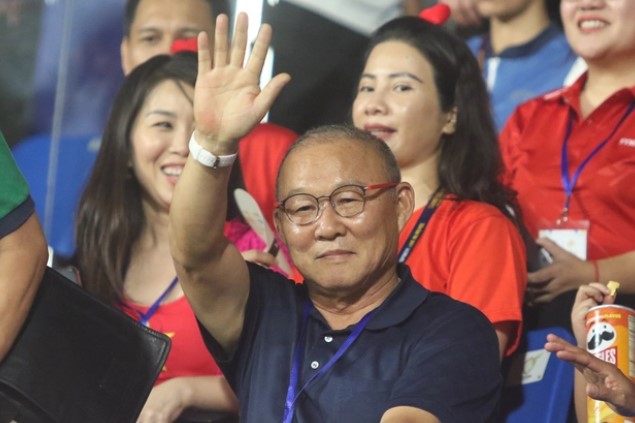 nong-khong-phai-hlv-park-hlv-hwang-sun-hong-moi-la-hlv-truong-dtqg