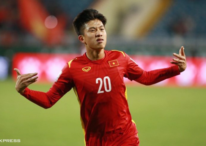 phan-van-duc-bao-tin-vui-cho-dtvn-noi-1-cau-khien-hlv-troussier-gat-gu